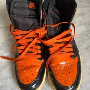 VGUC Nike Air Jordan 1 Shattered Backboard Lineage High-Tops Black and Orange